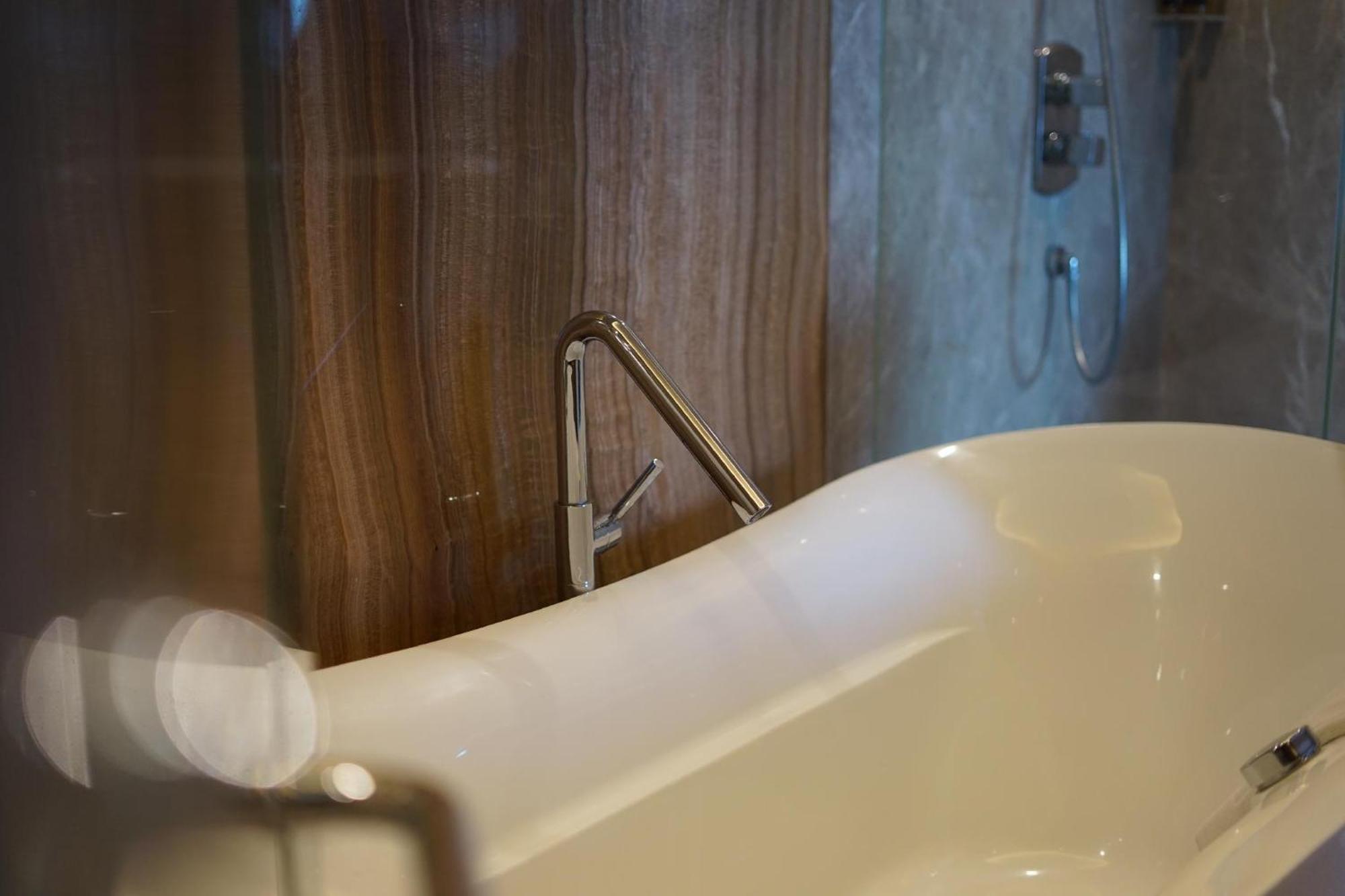 Morazen Surabaya Hotel Bilik gambar